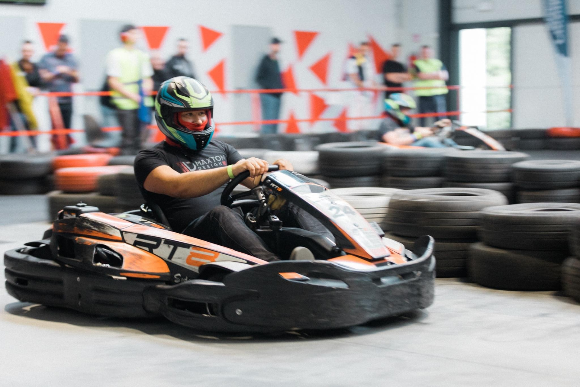 Wyścig gokartów na torze w Misiek Park